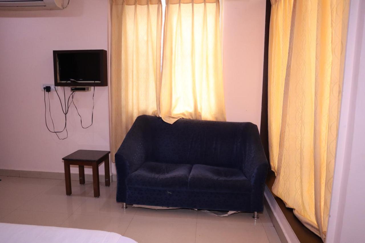 Smilestay Bns Lodge Бангалор Екстериор снимка